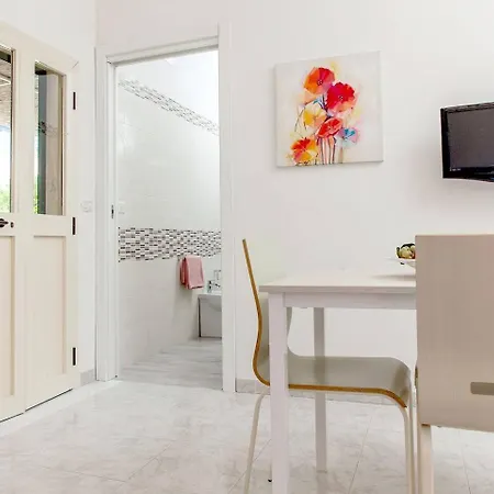 Dom wakacyjny Casa Giuditta Con Piscina A 110 Mt Dalla Di Punta Prosciutto